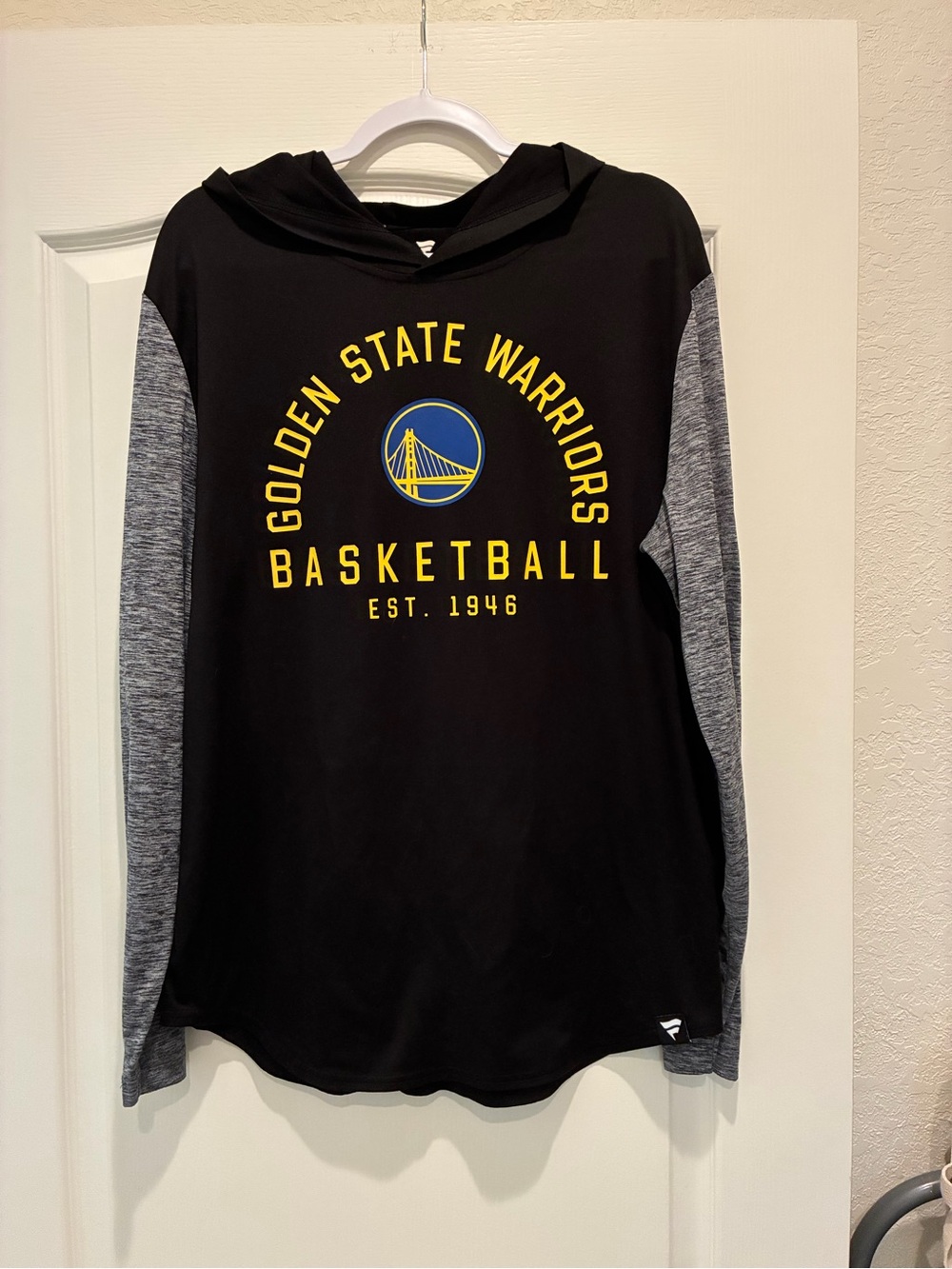 Fanatics Black Golden State Warriors Basketball Hoodie with Gray Sleeves